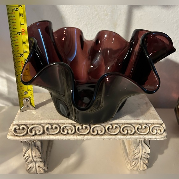 Vintage Amethyst Ruffle Blown Art Glass Bowl, circa 1960s - Picture 6 of 7